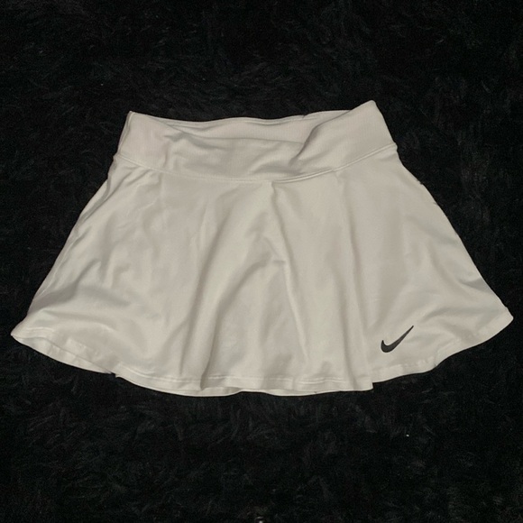 White Nike tennis skirt. Size XS - Picture 1 of 3